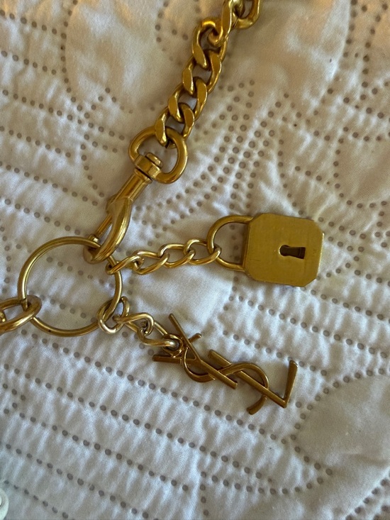 Saint Laurent Cream Quilted Chevron Leather Shoulder Bag with Gold Hardware - Picture 5 of 8